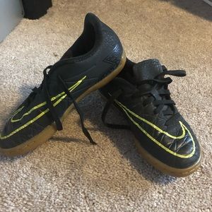 Boy indoor soccer shoes